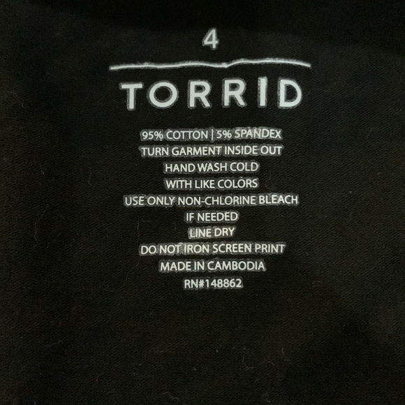 EUC torrid size 4 black metallic silver leggings - Picture 3 of 4